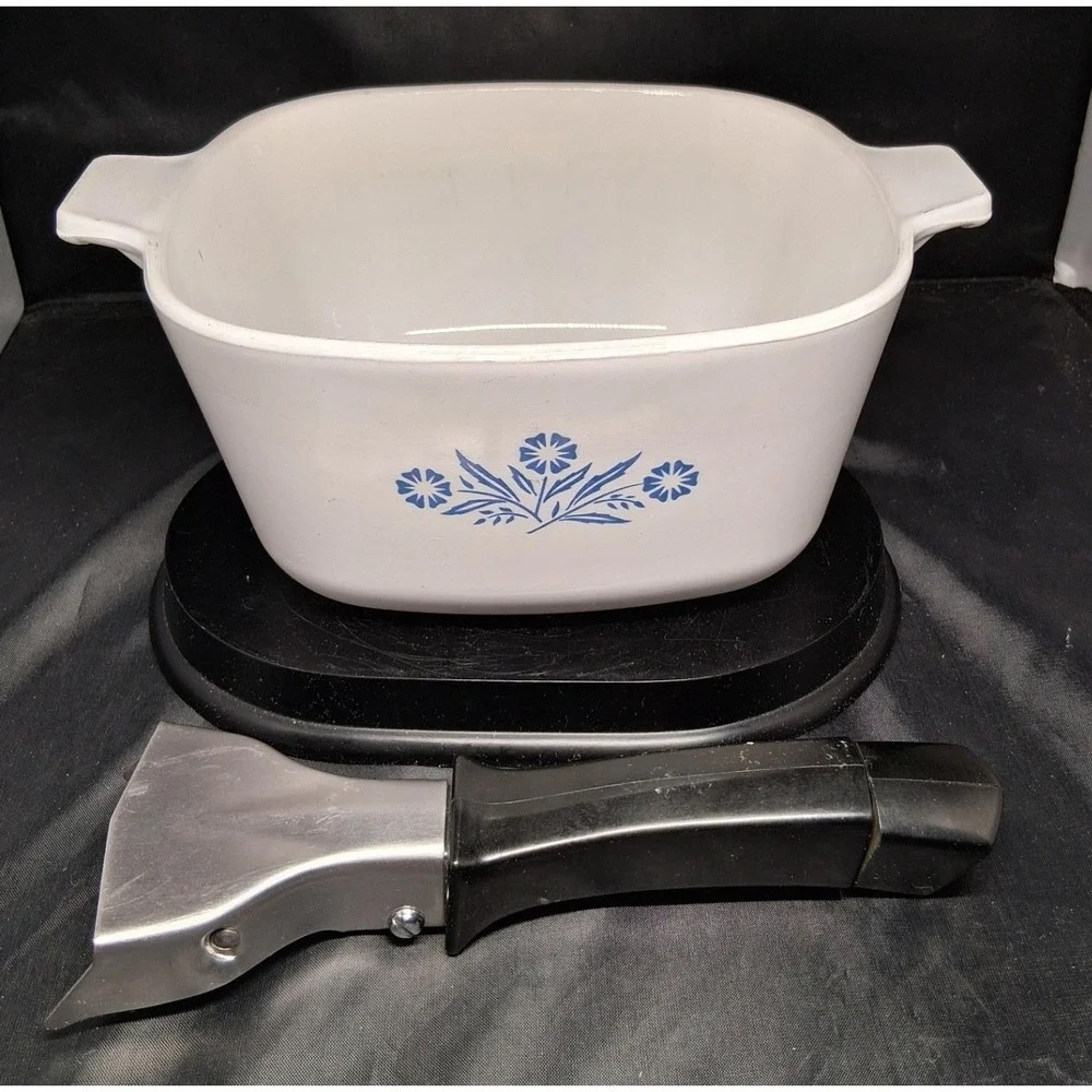 Vintage Corning Ware Blue Cornflower 1.75 QT Casserole P-1 3/4-B with Handle
